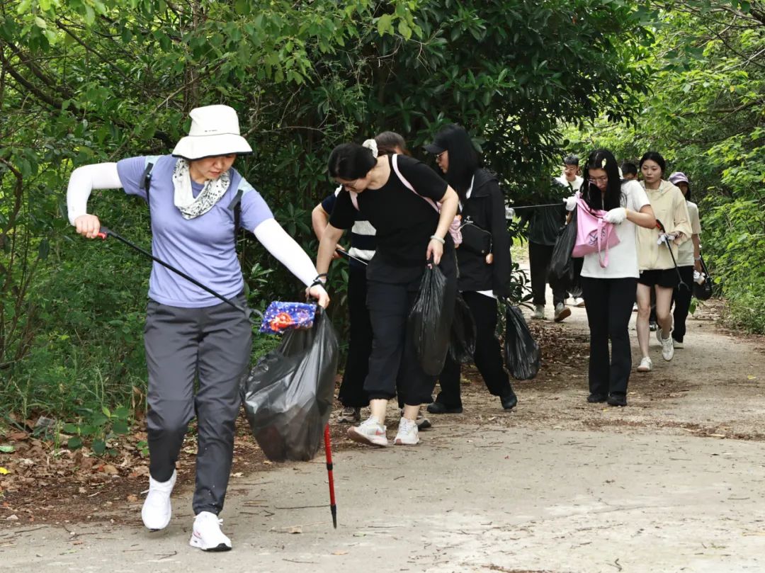 World Environment Day | Jiangsu Beiren launches 2025 public welfare mountain cleaning activity